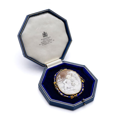 Antique Victorian 15ct Gold Blue Enamel Cameo Brooch