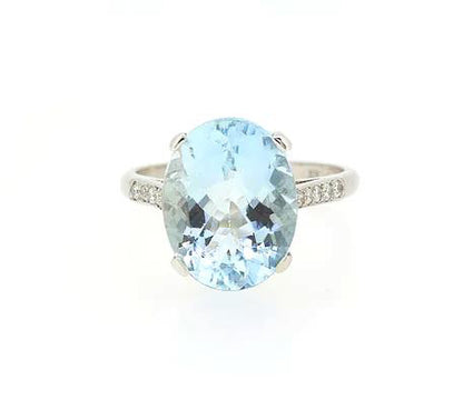 Aquamarine and Diamond Ring, 5.00 carats, set in Platinum