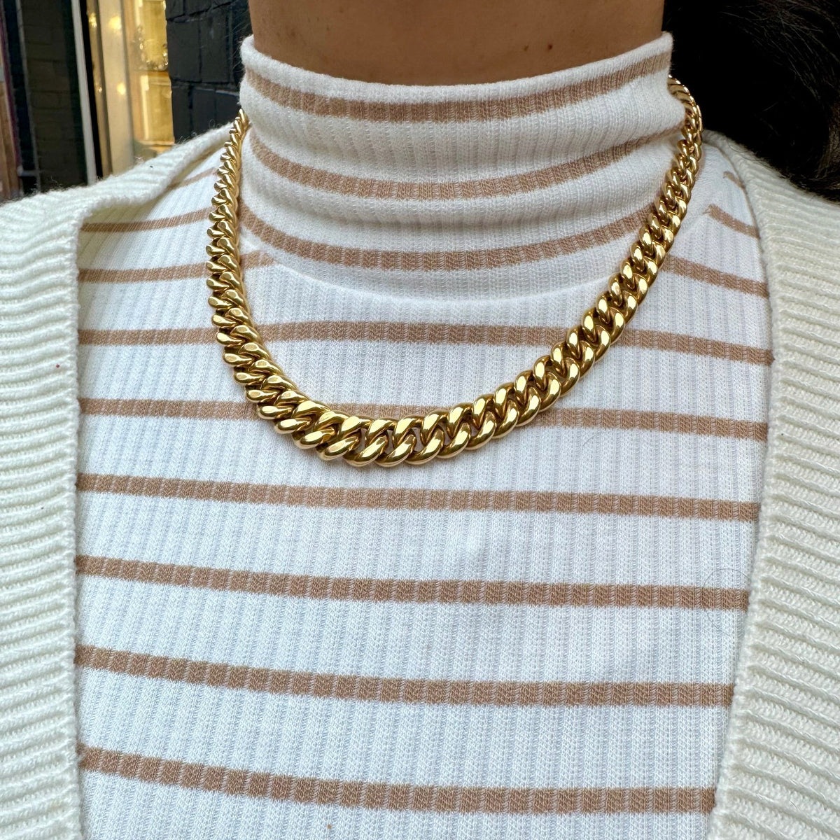 Vintage 18ct Yellow Gold Graduated Curb Link Necklace