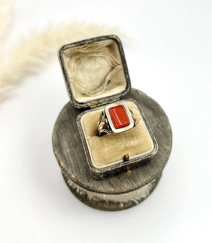 An antique carnelian mourning ring in gold