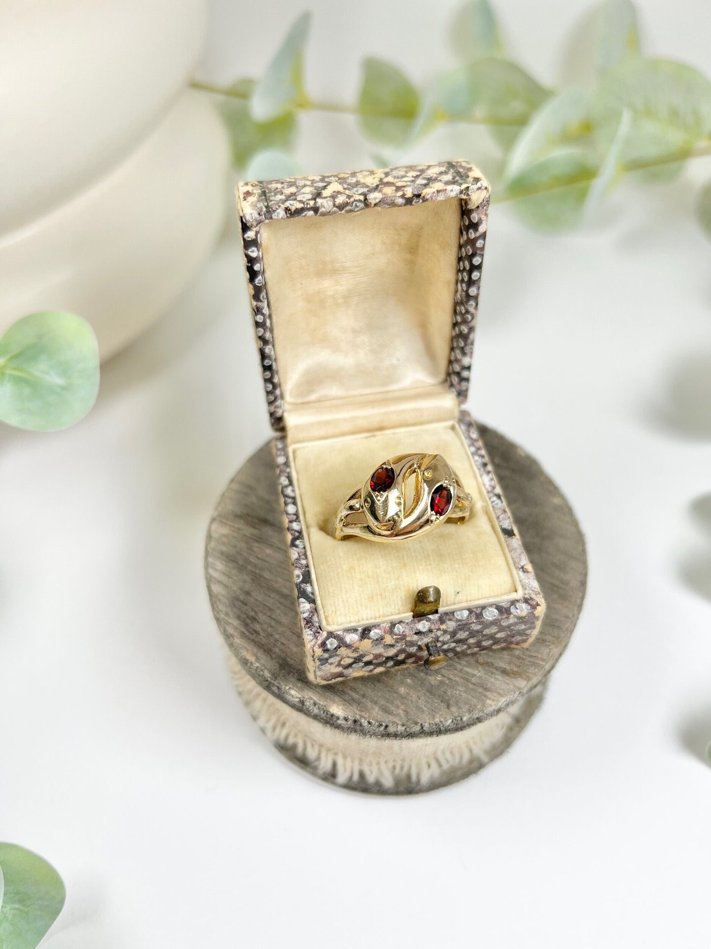 Vintage 9ct Yellow Gold 1960’s Double Headed Garnet Snake Ring