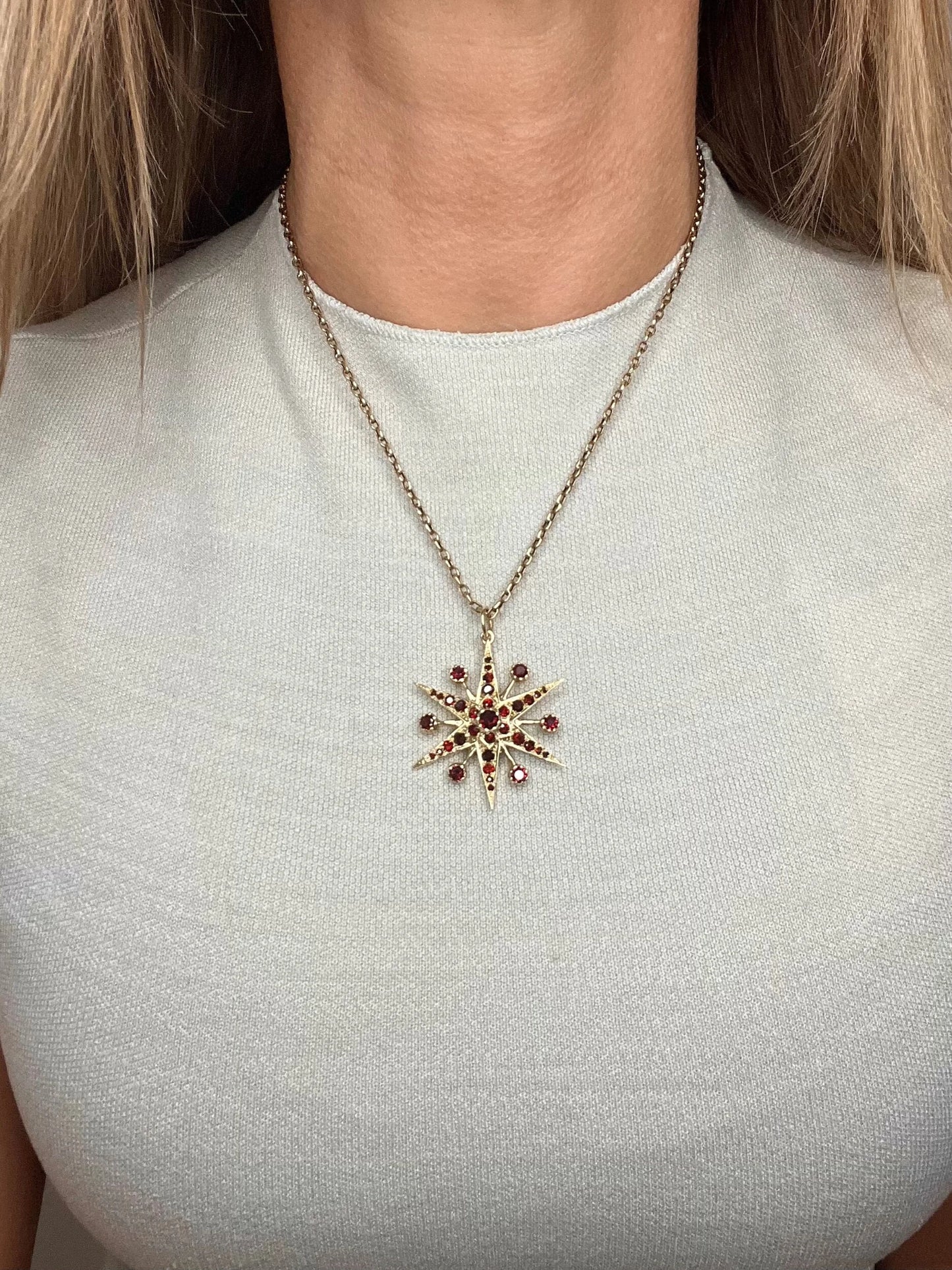 Vintage 9ct Gold Stamped, 1960s Garnet Starburst Pendant