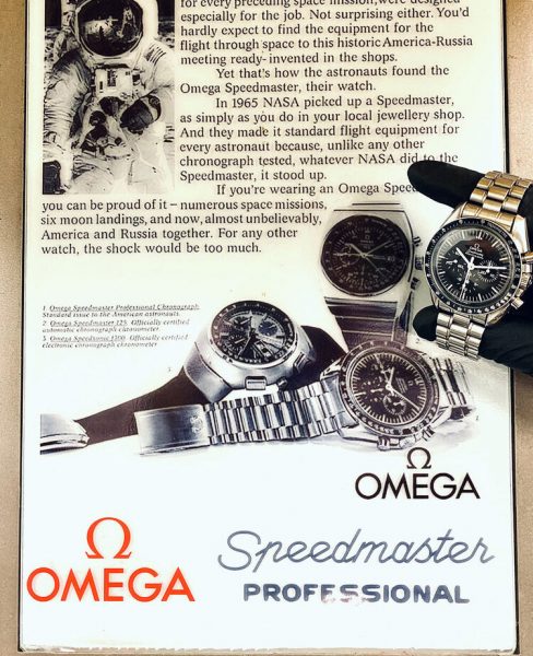 Omega Speedmaster Moonwatch Stainless Steel 42mm Manual Chronograph Watch, with original box and service papers from 2017, Circa 1988