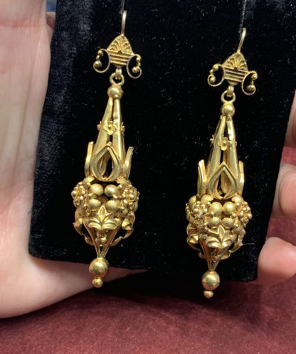 Antique 18ct Yellow Gold Drop Earrings, 19th century Circa 1840