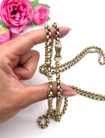 Georgian 15 Carat Gold Long Guard Necklace with Hand Clasp, Circa 1800