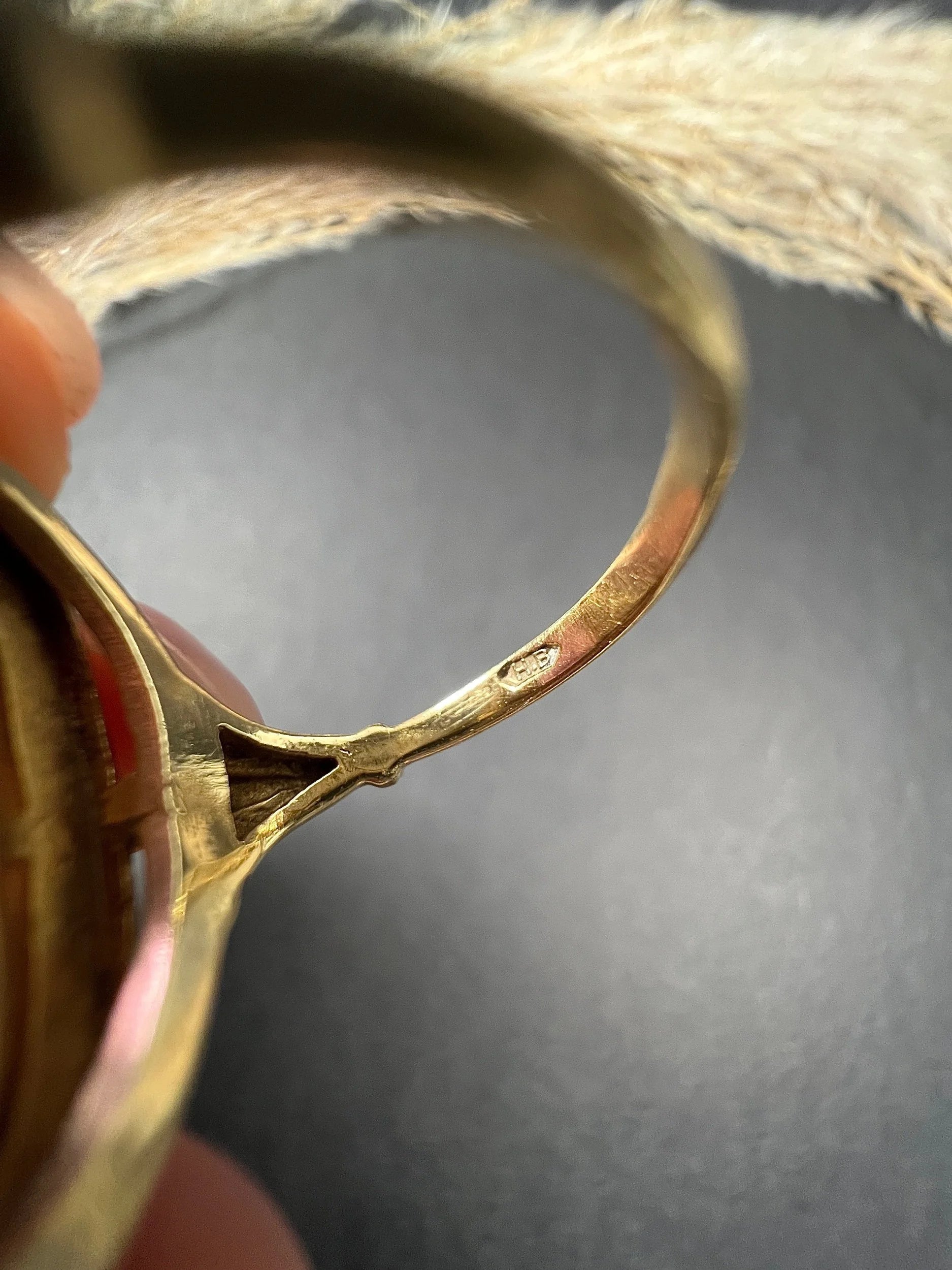 Vintage 9ct Gold, Hallmarked London 1966, Large Faceted Amethyst & Seed Pearl Cocktail Ring