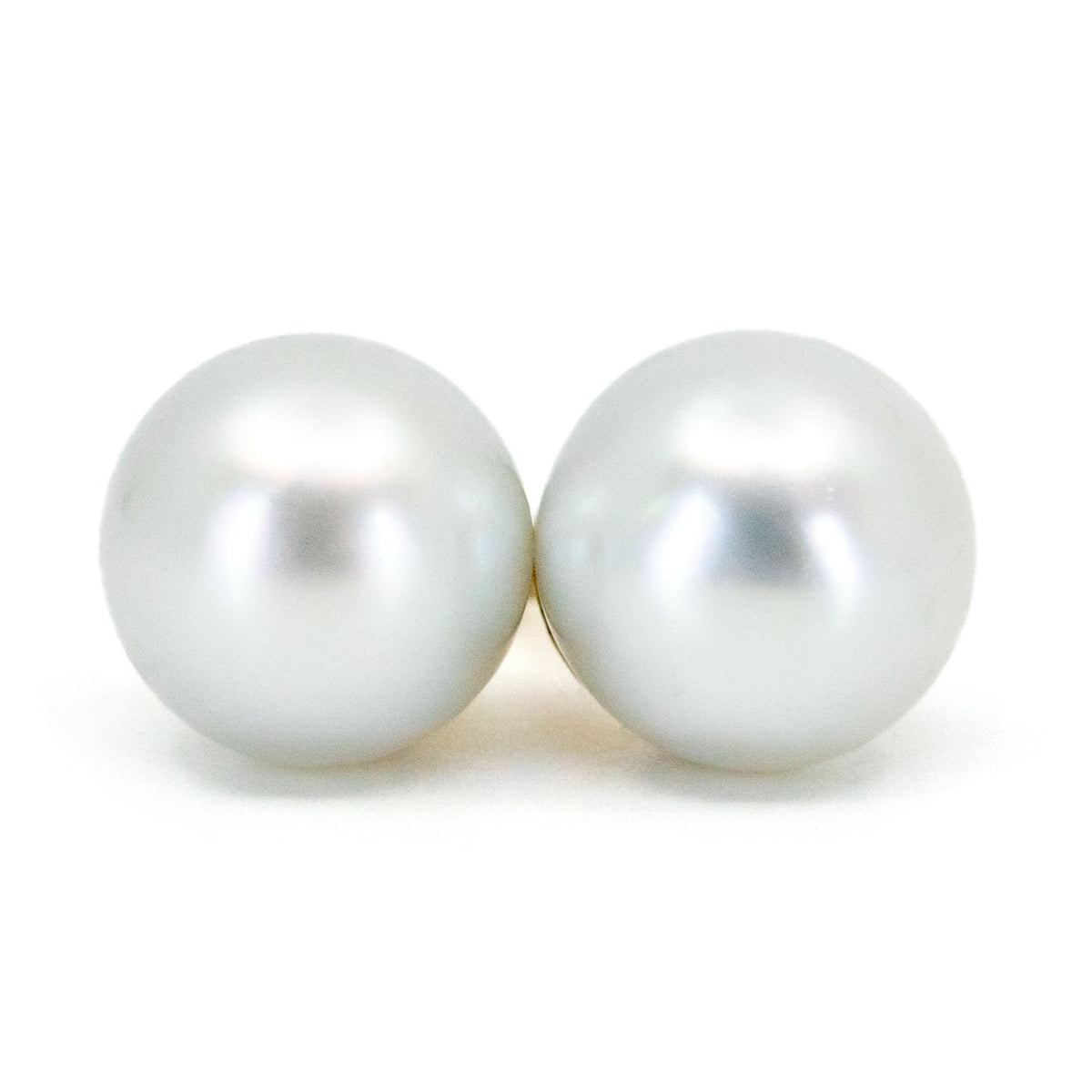 Vintage 14 Carat Yellow Gold 11mm South Sea Pearl Stud Earrings