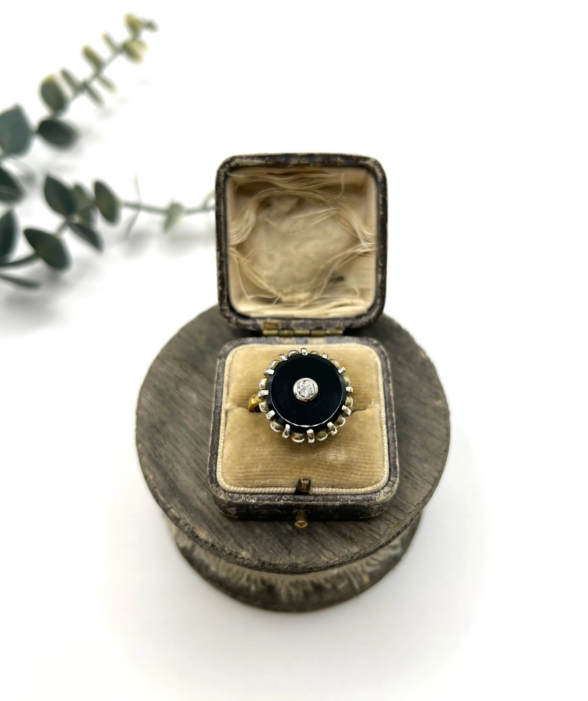 Vintage 18ct Gold Stamped, 1940s Onyx & Diamond Dress Ring