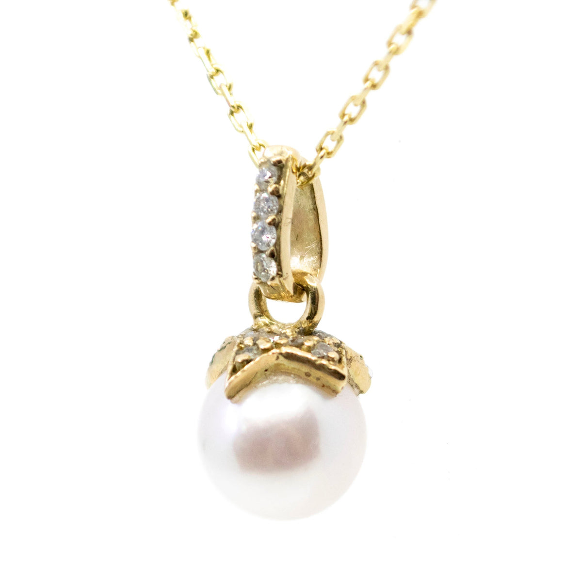 Vintage 14 Carat Yellow Gold 8.5mm Akoya Pearl and Diamond Pendant