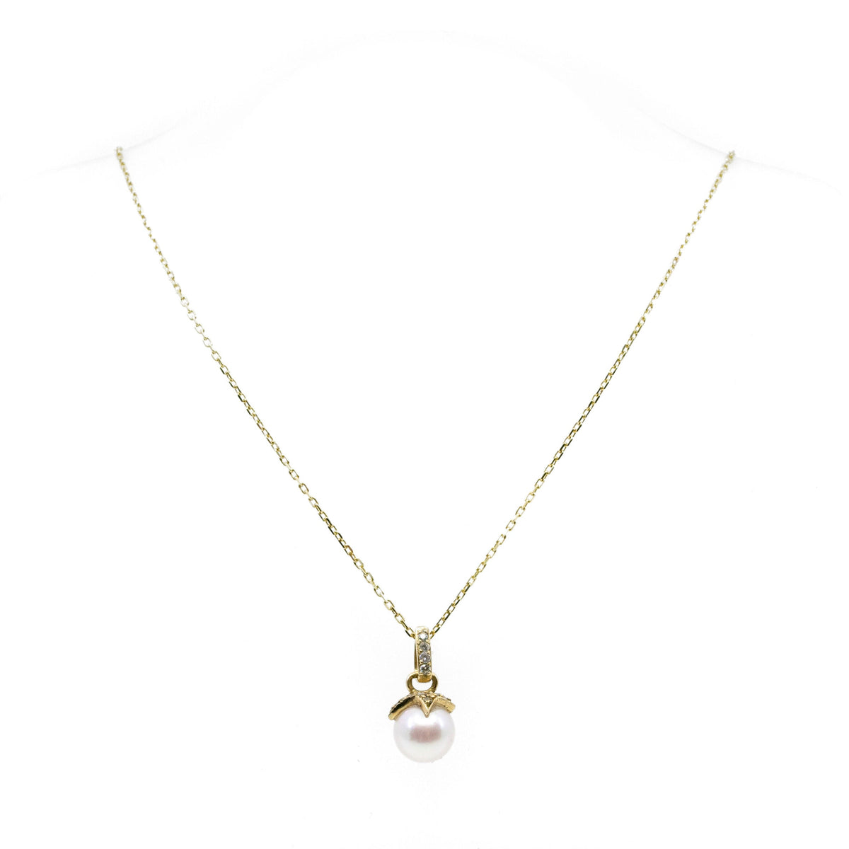 Vintage 14 Carat Yellow Gold 8.5mm Akoya Pearl and Diamond Pendant