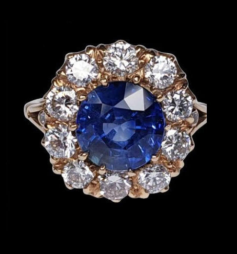Vintage 3.32ct Sapphire and Diamond Cluster Ring in 18ct Gold