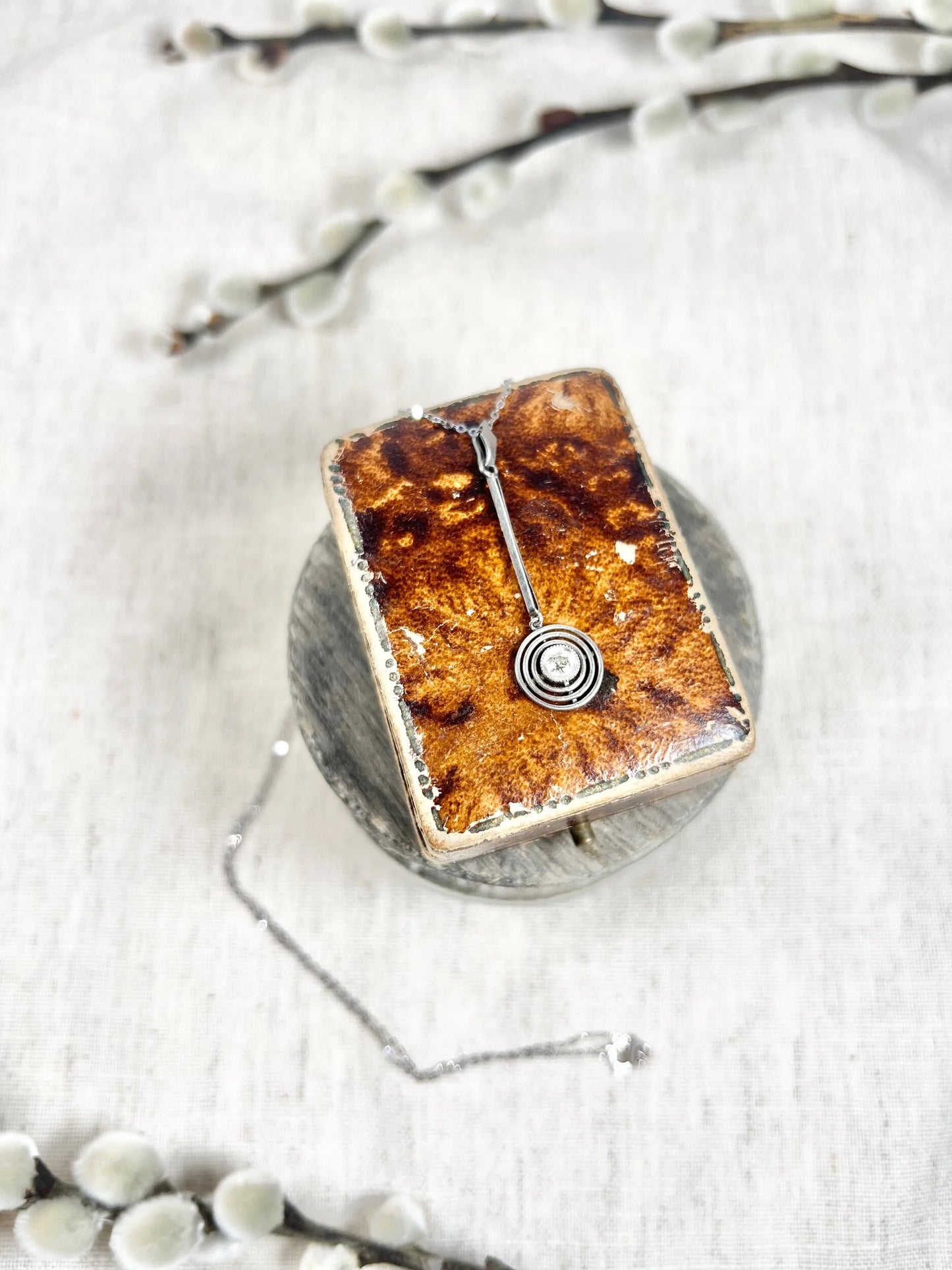 Antique white gold chain and platinum diamond pendant