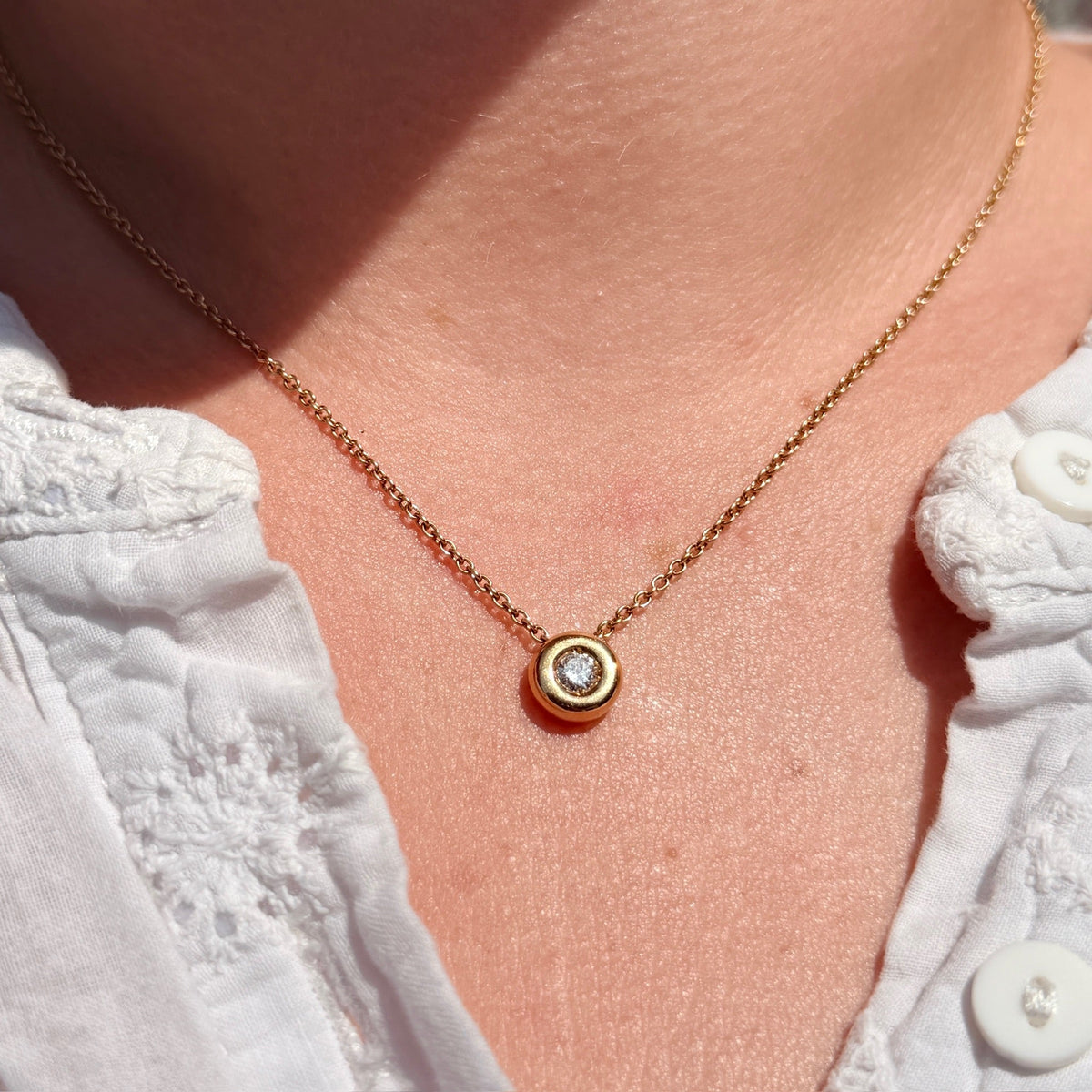 Vintage Single Stone Diamond Solitaire unto Luce Pendant Necklace 