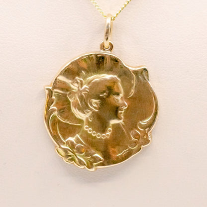 14ct Cameo Pendant