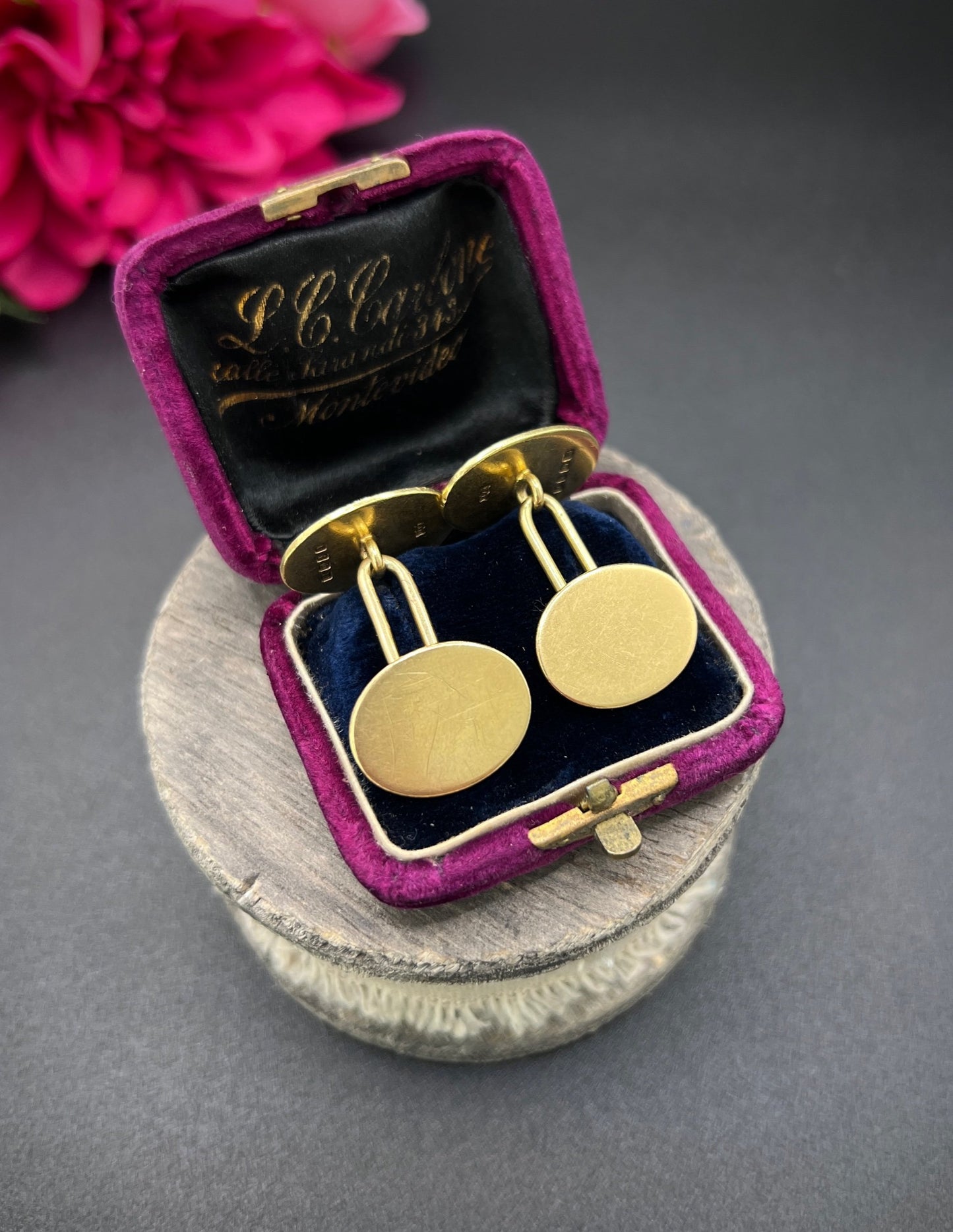 Antique 18 ct Yellow Gold Cufflinks: Heraldic Seahorse Crest, London 1924
