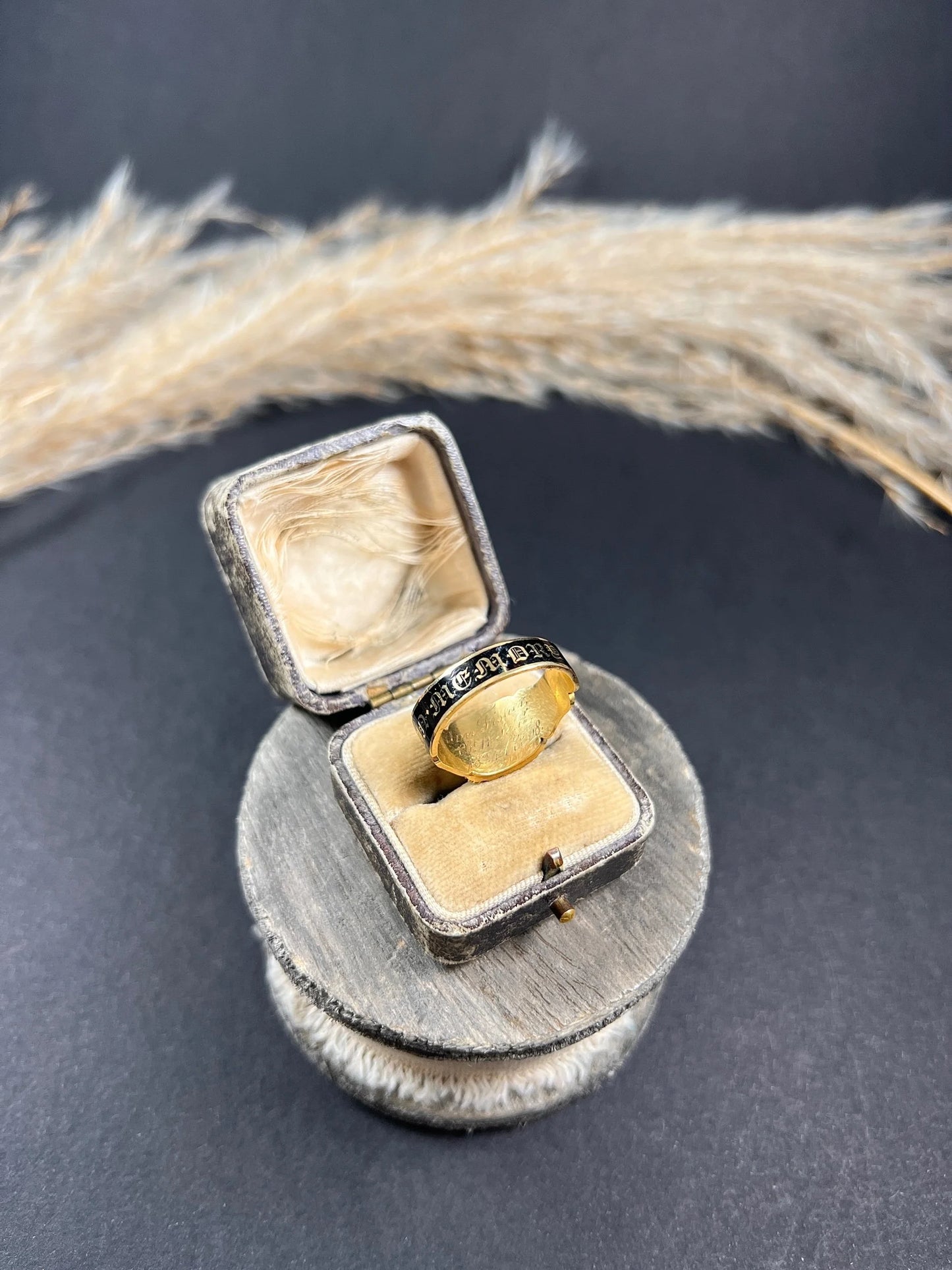 Antique 15 ct Gold, Georgian Onyx, Garnet And Enamel Mourning Ring