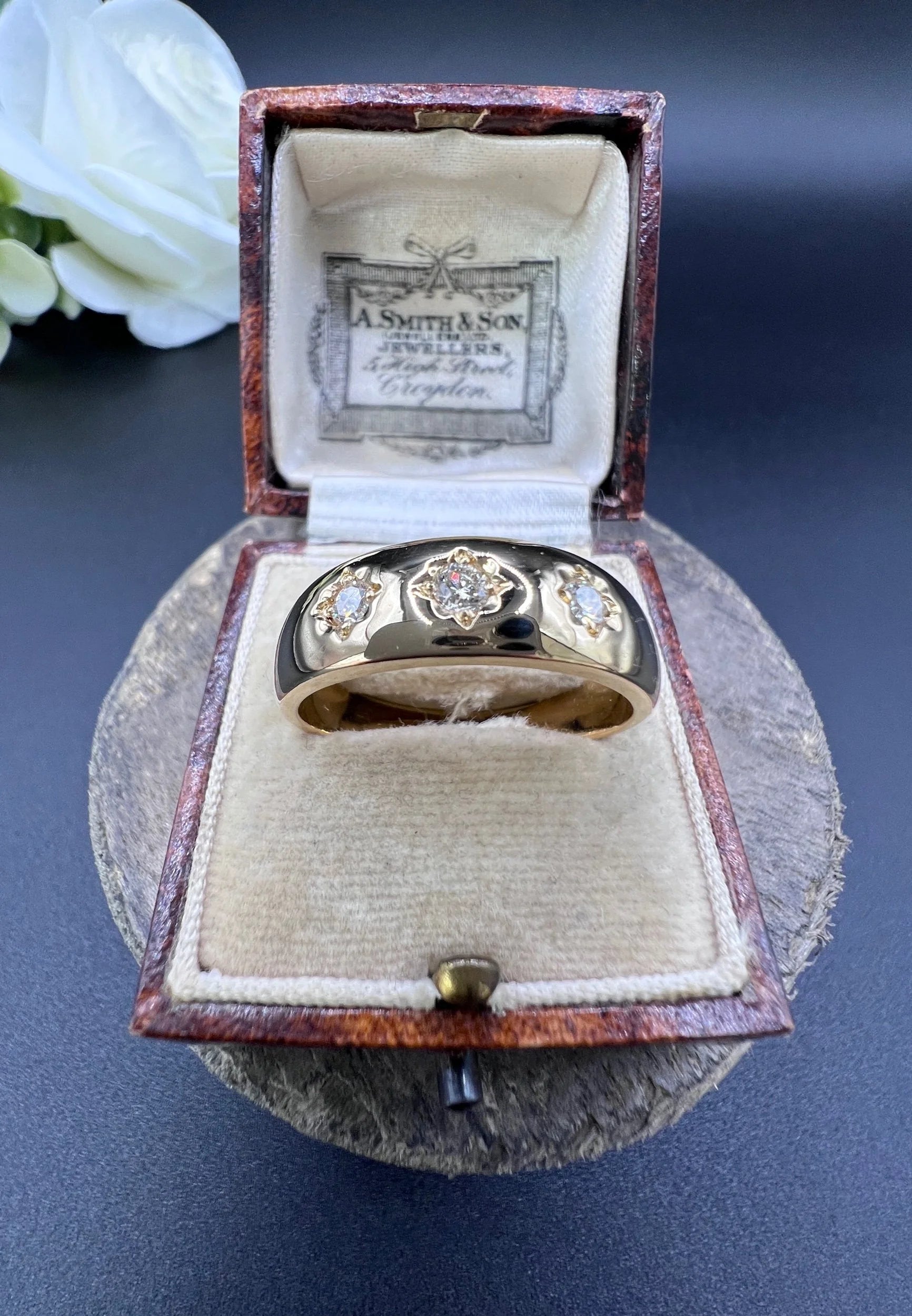 Vintage 18ct Yellow Gold, 1960s 3 Stone Diamond Band Ring