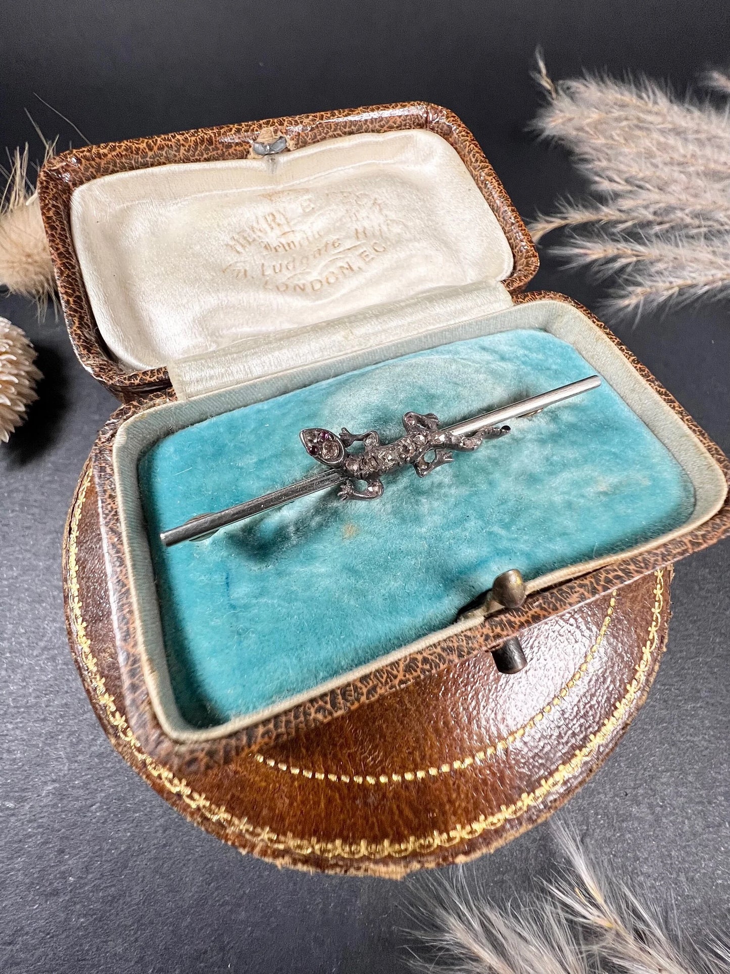 Antique 15ct Gold & Platinum, Victorian Diamond Lizard Brooch