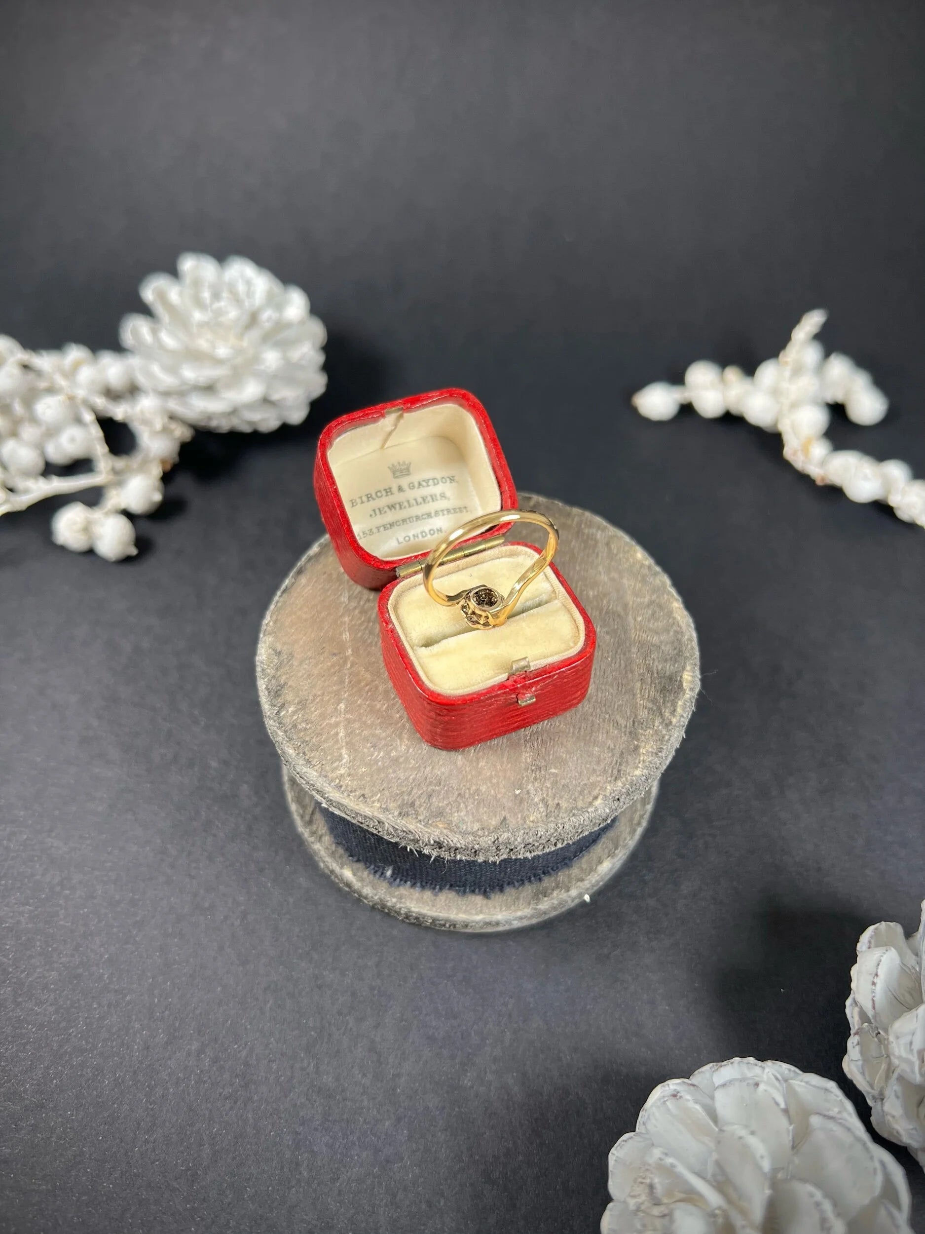 Antique 18ct Gold & Platinum Stamped, Edwardian Diamond Daisy Ring