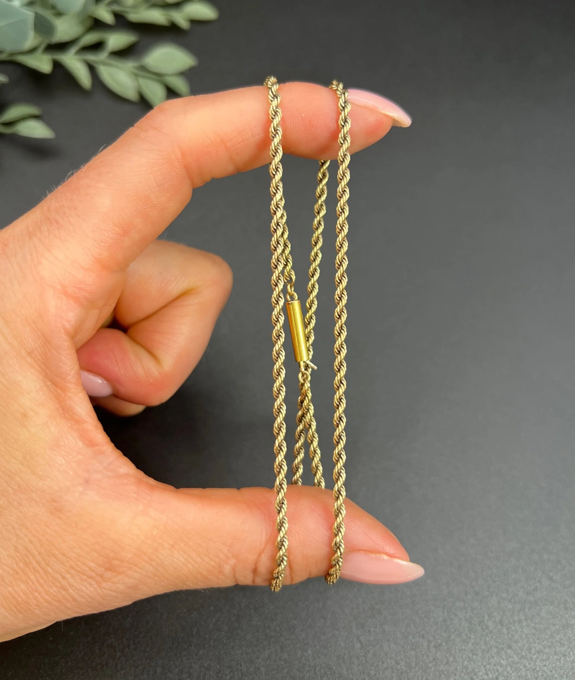 Antique 15 Carat Yellow Gold 16 1/2 Inch Solid Rope Link Chain, Circa 1890