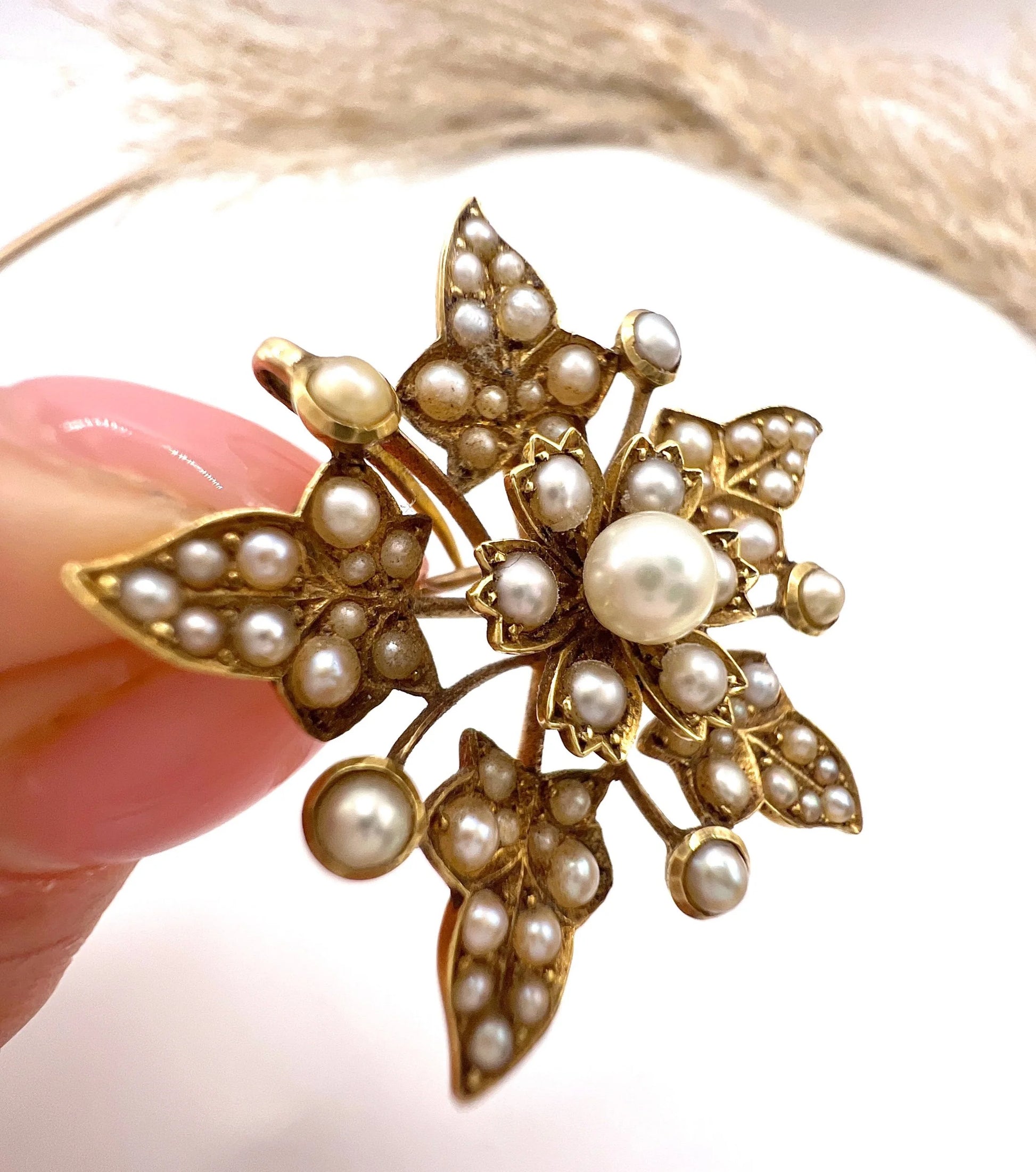 Antique 15 ct Gold, Edwardian Natural Seed Pearl Flower Pendant/Brooch