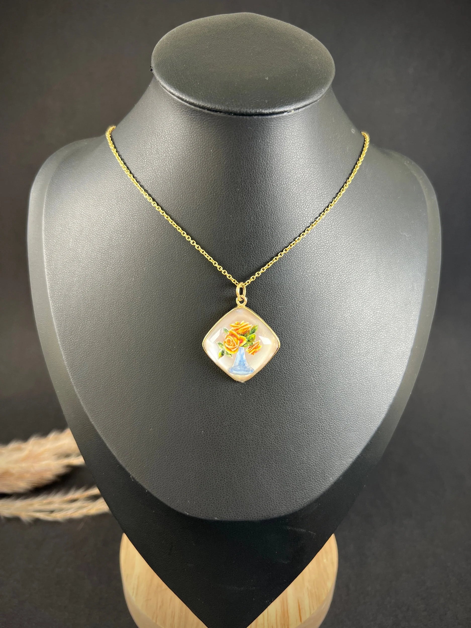 Antique 14 Carat Yellow Gold Essex Crystal Glass Vase of Flowers Pendant, Circa 1920