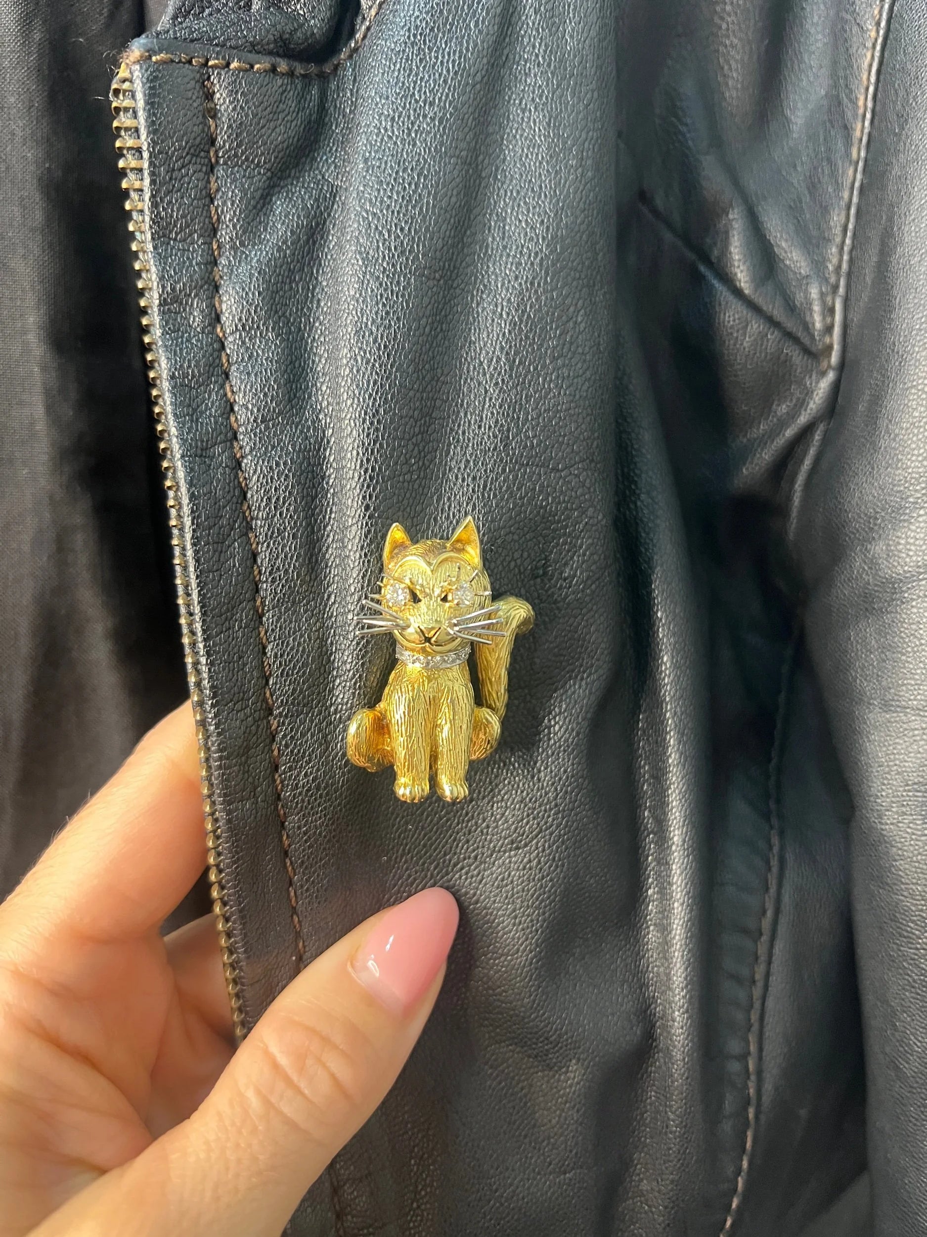 Vintage 18 Carat Yellow Gold Cat Brooch with Diamond Eyes and Collar, London 1962