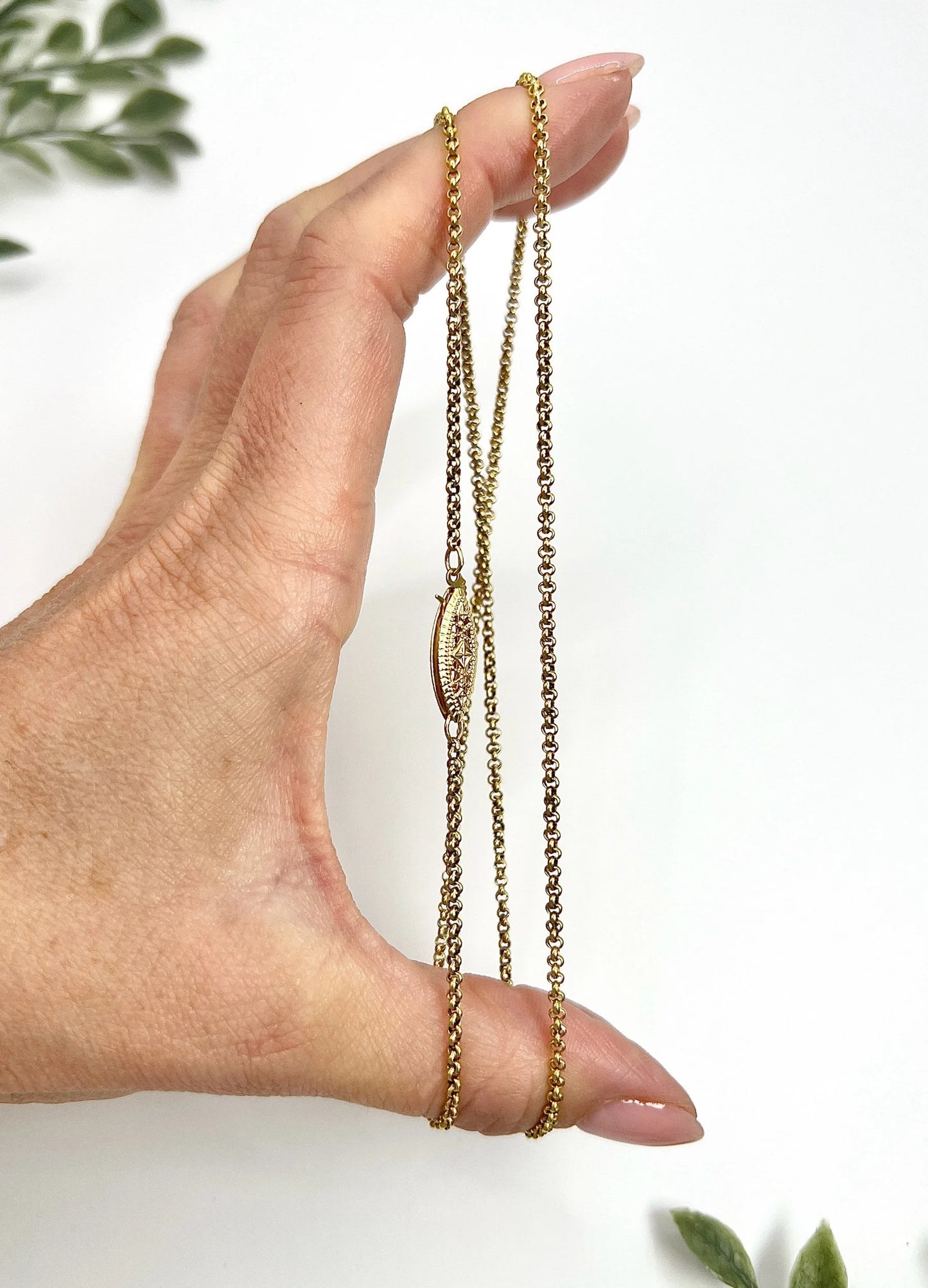 Antique 18 ct Gold, 1920's 23 Inch Fancy Oval & Round Link Belcher Chain With Filigree Clasp
