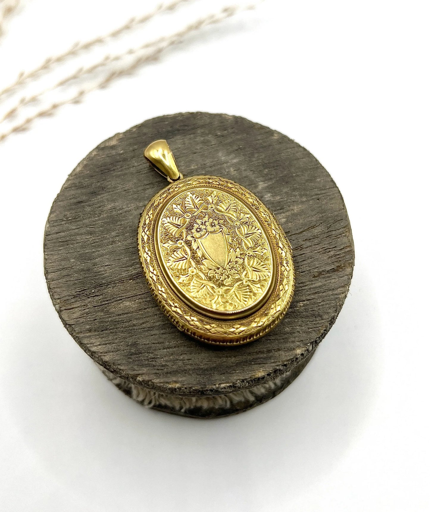 Victorian Antique Large 15ct Yellow Gold Engraved Oval Locket Pendant
