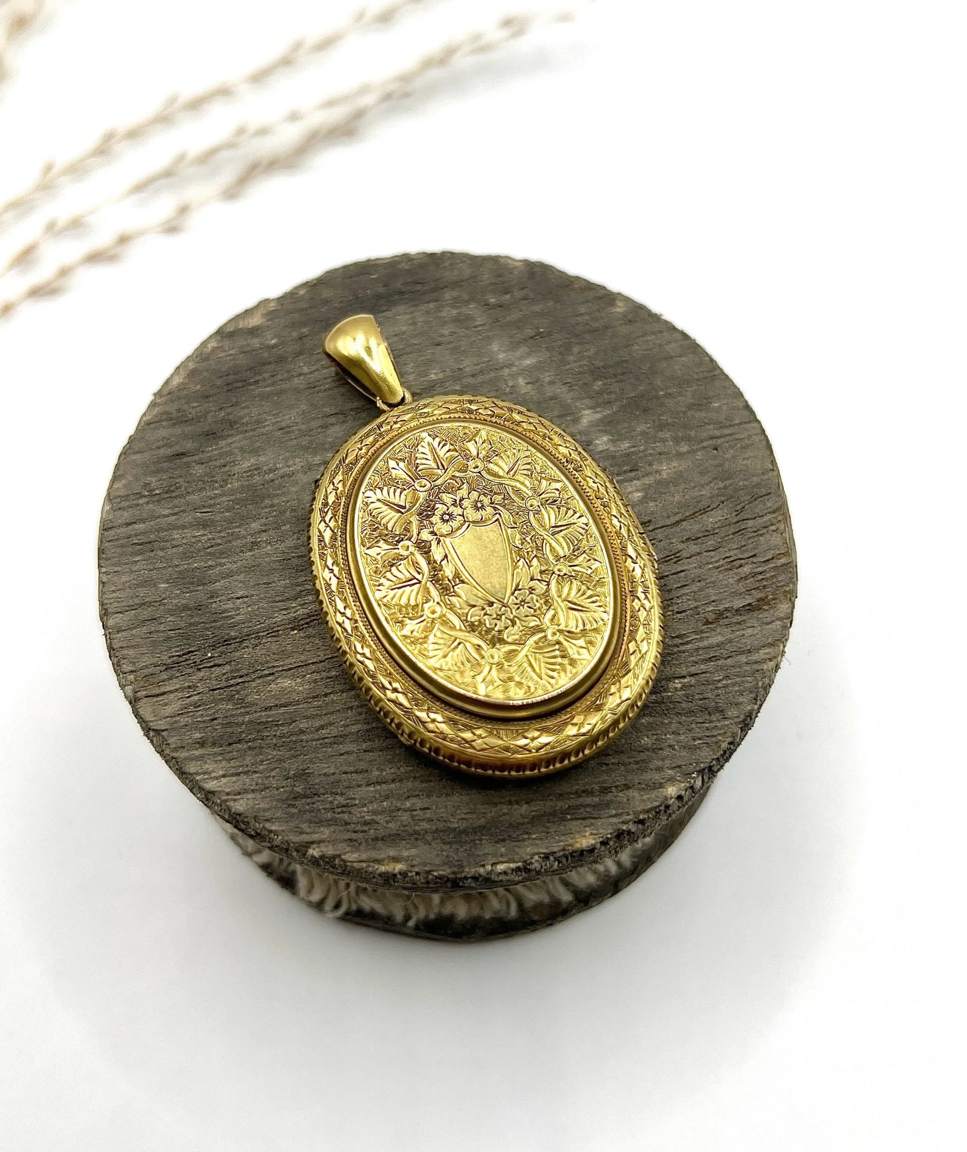 Victorian Antique Large 15ct Yellow Gold Engraved Oval Locket Pendant