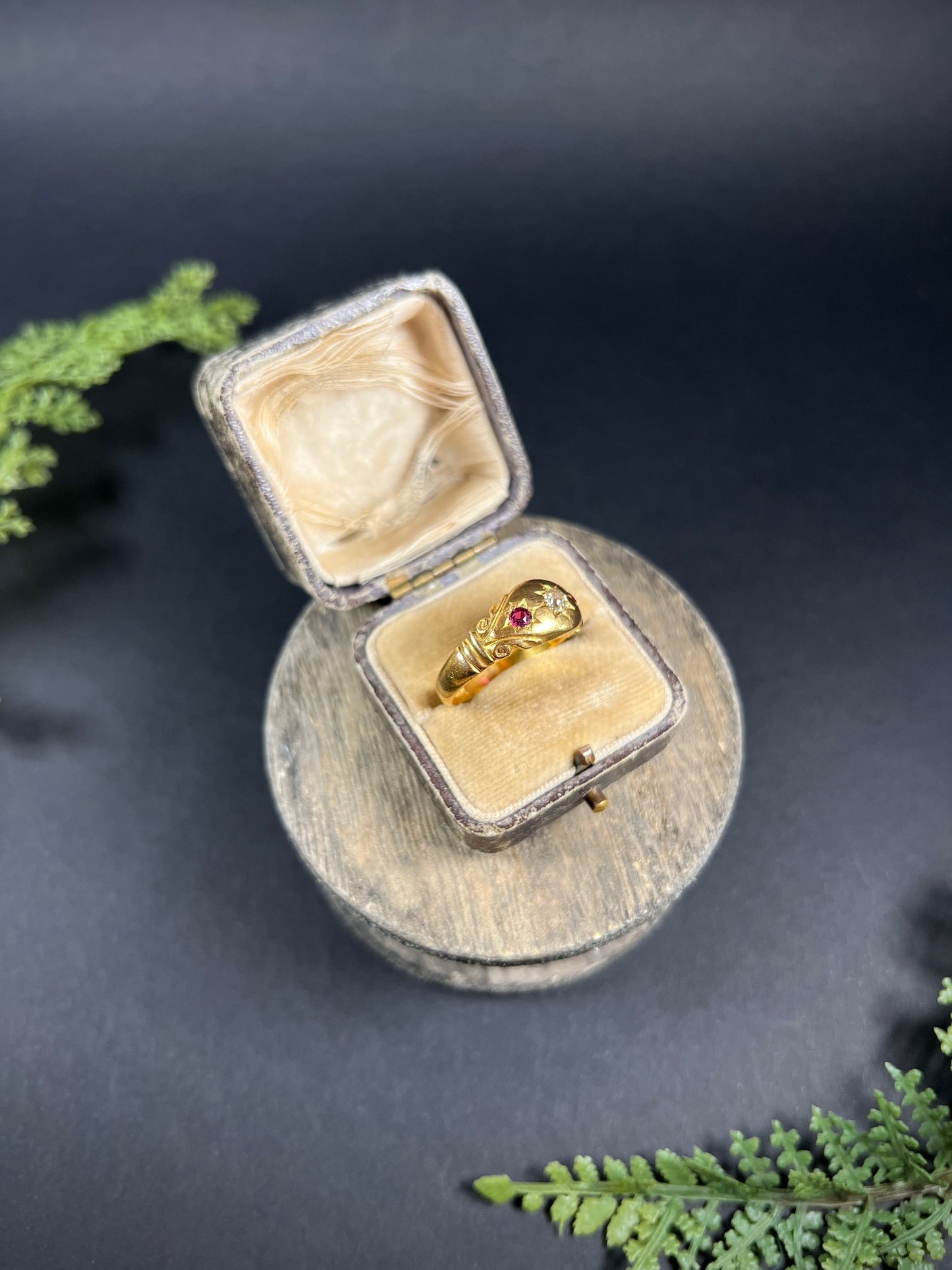 Antique 22ct Yellow Gold, Birmingham Hallmarked 1920, Ruby & Diamond Star Set 3 Stone Gypsy Ring