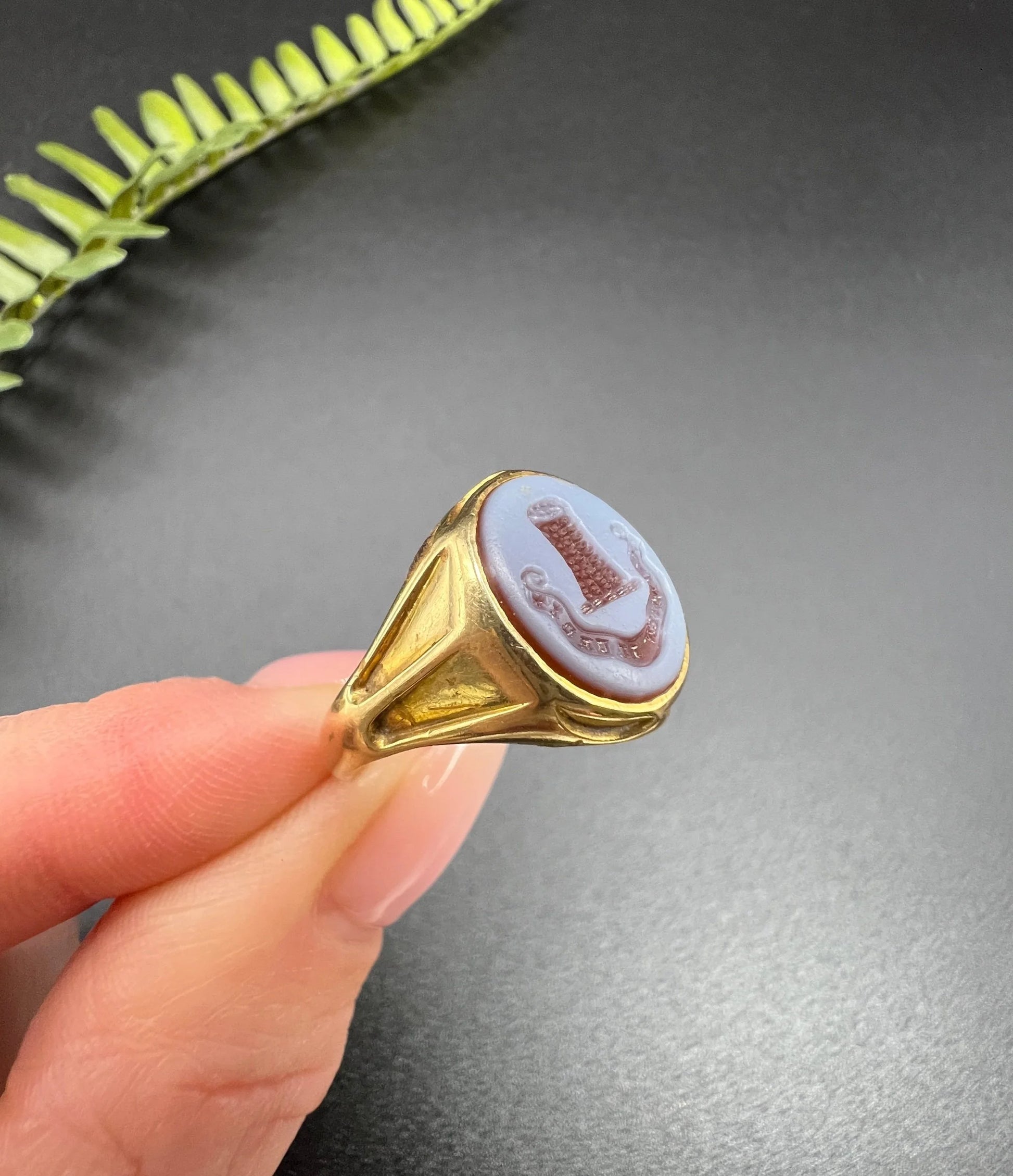 Antique 18 Carat Yellow Gold Sardonyx Seal Crest Signet Ring, Circa 1900