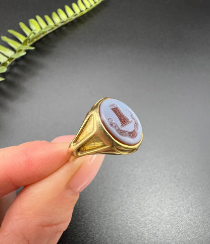 Antique 18 Carat Yellow Gold Sardonyx Seal Crest Signet Ring, Circa 1900