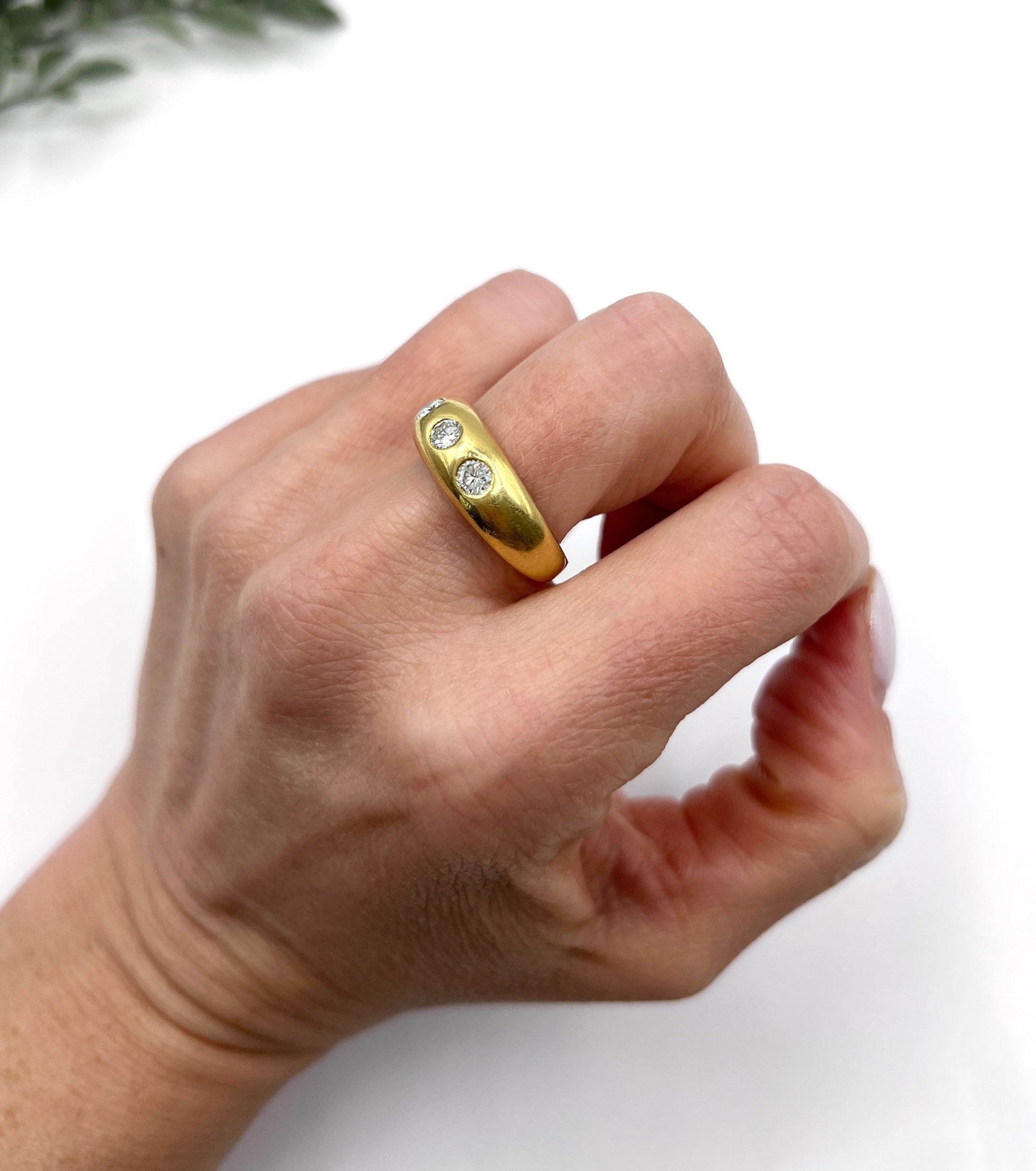 Vintage 18 Carat Yellow Gold Three Stone Diamond Band Ring, Hallmarked London 1992
