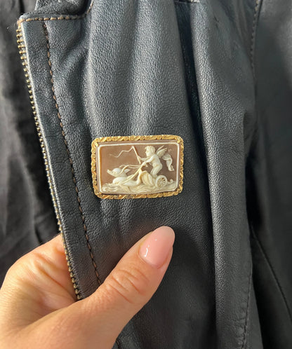 Victorian 18 Carat Gold Cherub, Eros and Dolphin Chariot Shell Cameo Pendant/Brooch