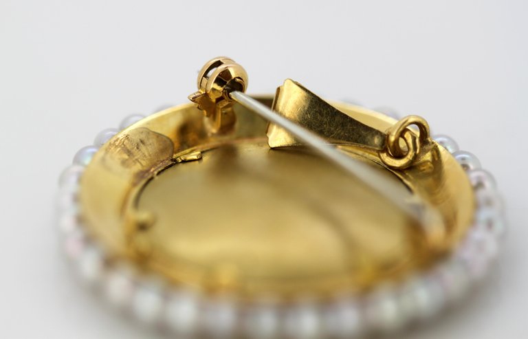 Vintage Enamel and Freshwater Pearl Brooch