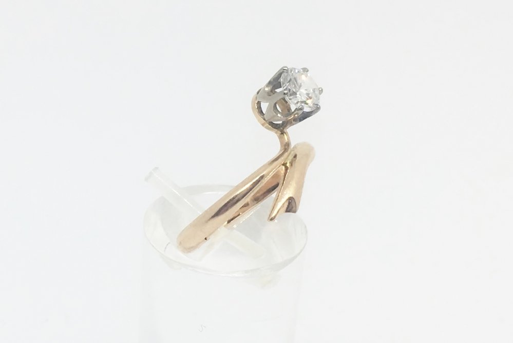 Diamond Solitaire Twist Ring