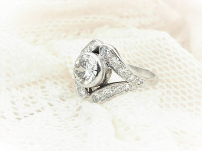 Antique Art Deco Diamond Platinum Ring, 2.10 Carat Total