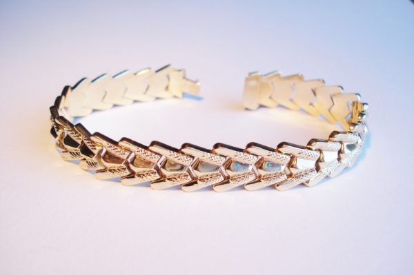 Vintage textured yellow gold bracelet