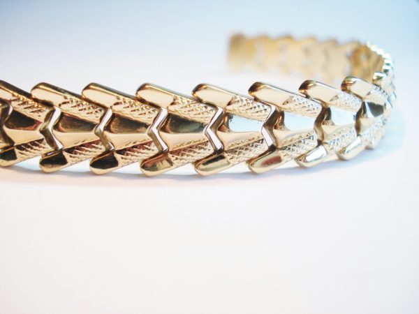 Vintage textured yellow gold bracelet