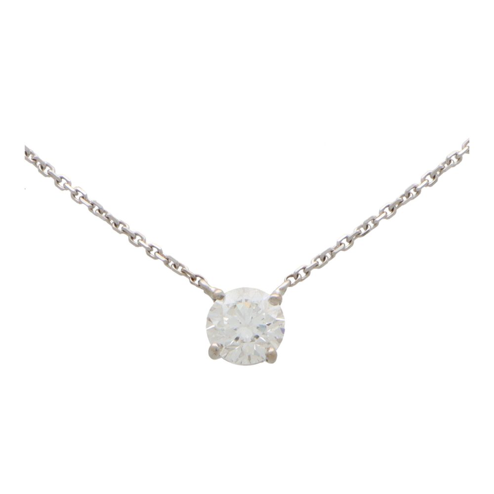 Diamond pendant necklace in white gold.