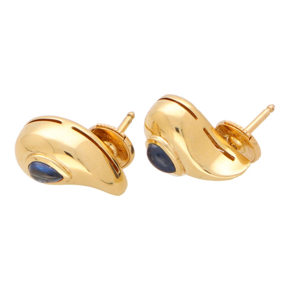 Sapphire stud earrings in yellow gold.