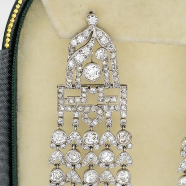 ART DECO DIAMOND AND PLATINUM DROP EARRINGS