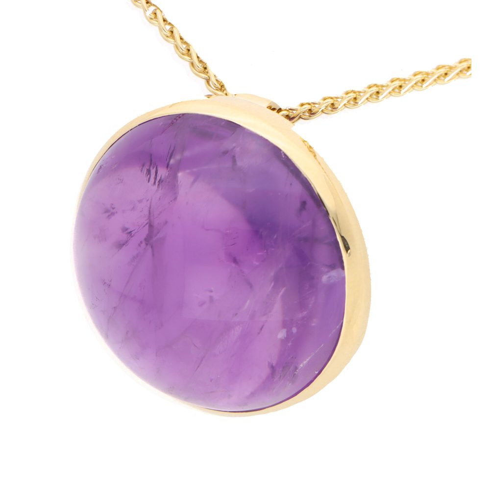 Cabochon Amethyst Pendant in Yellow Gold