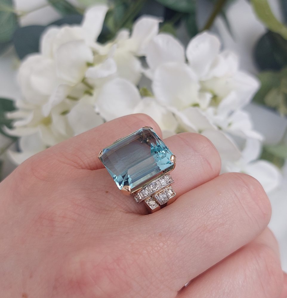 Antique Art Deco Aquamarine and Diamond Dress Ring, 20cts