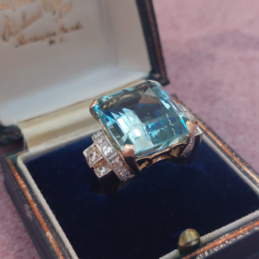 Antique Art Deco Aquamarine and Diamond Dress Ring, 20cts
