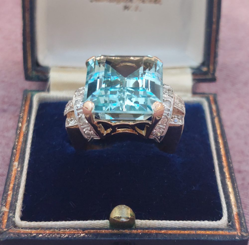 Antique Art Deco Aquamarine and Diamond Dress Ring, 20cts