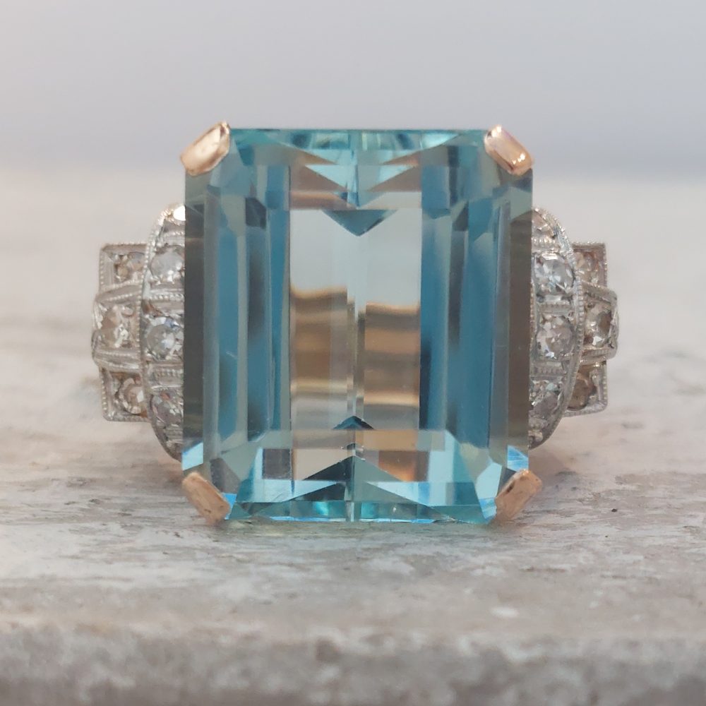 Antique Art Deco Aquamarine and Diamond Dress Ring, 20cts