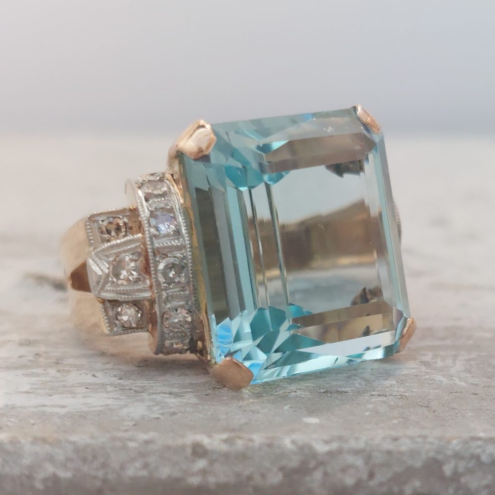 Antique Art Deco Aquamarine and Diamond Dress Ring, 20cts