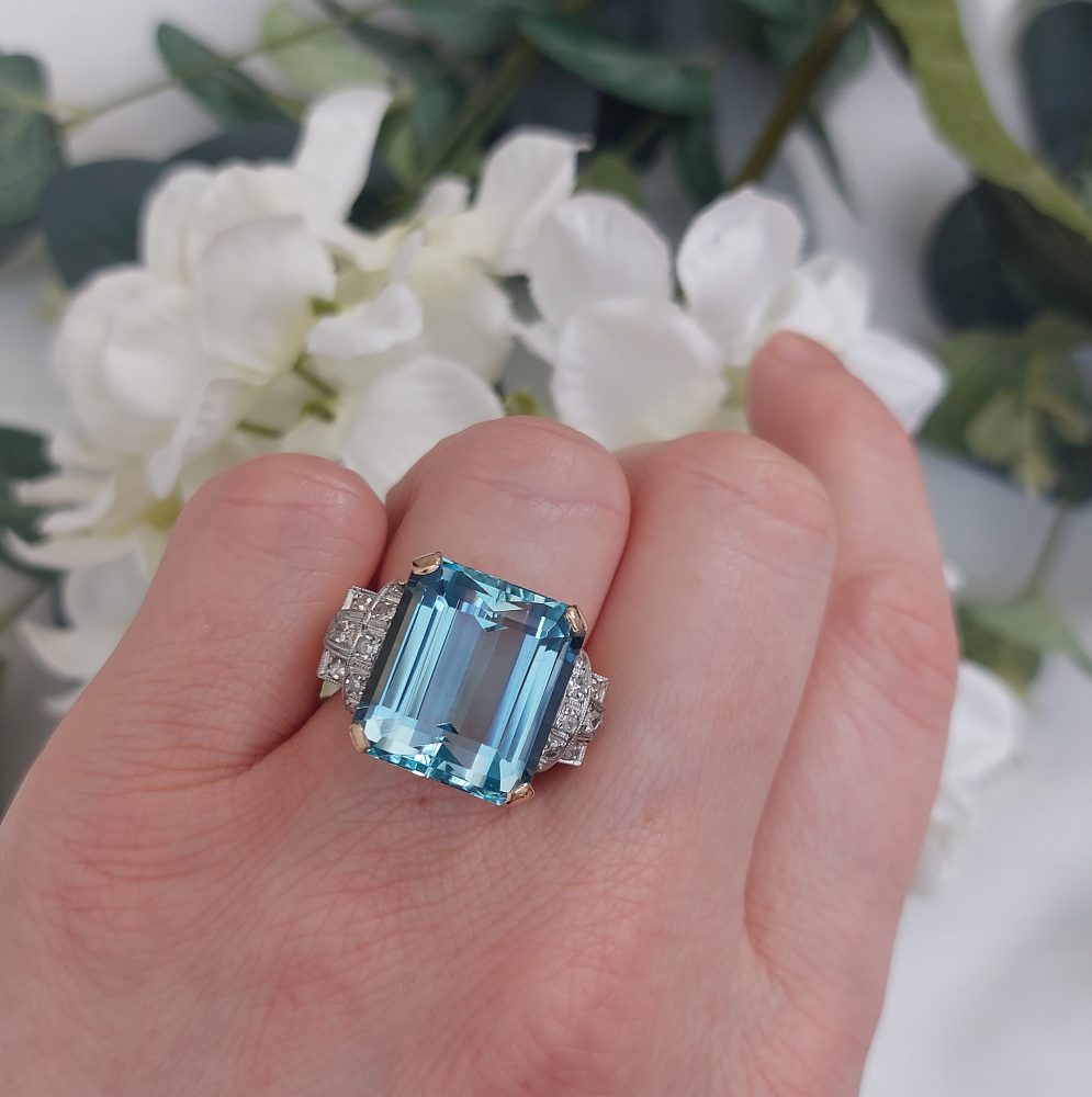 Antique Art Deco Aquamarine and Diamond Dress Ring, 20cts